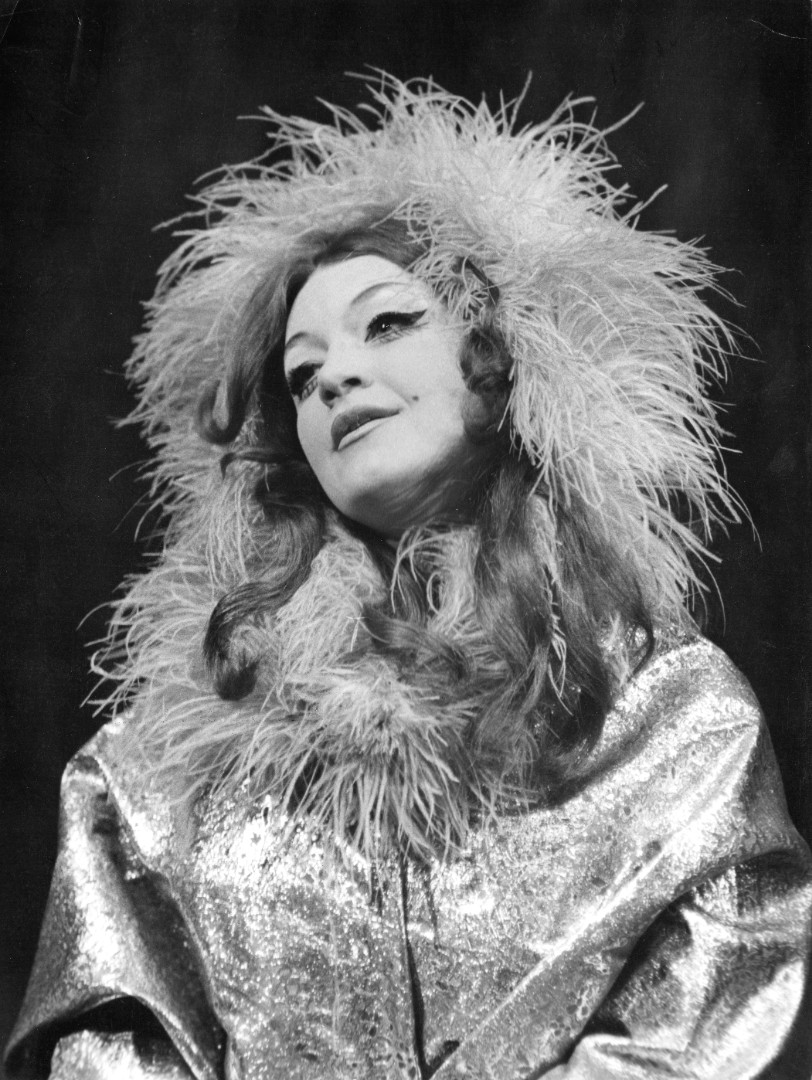 Adolf Hoffmeister, Carlo Goldoni: Zpívající Benátky. Gabriela Wilhelmová