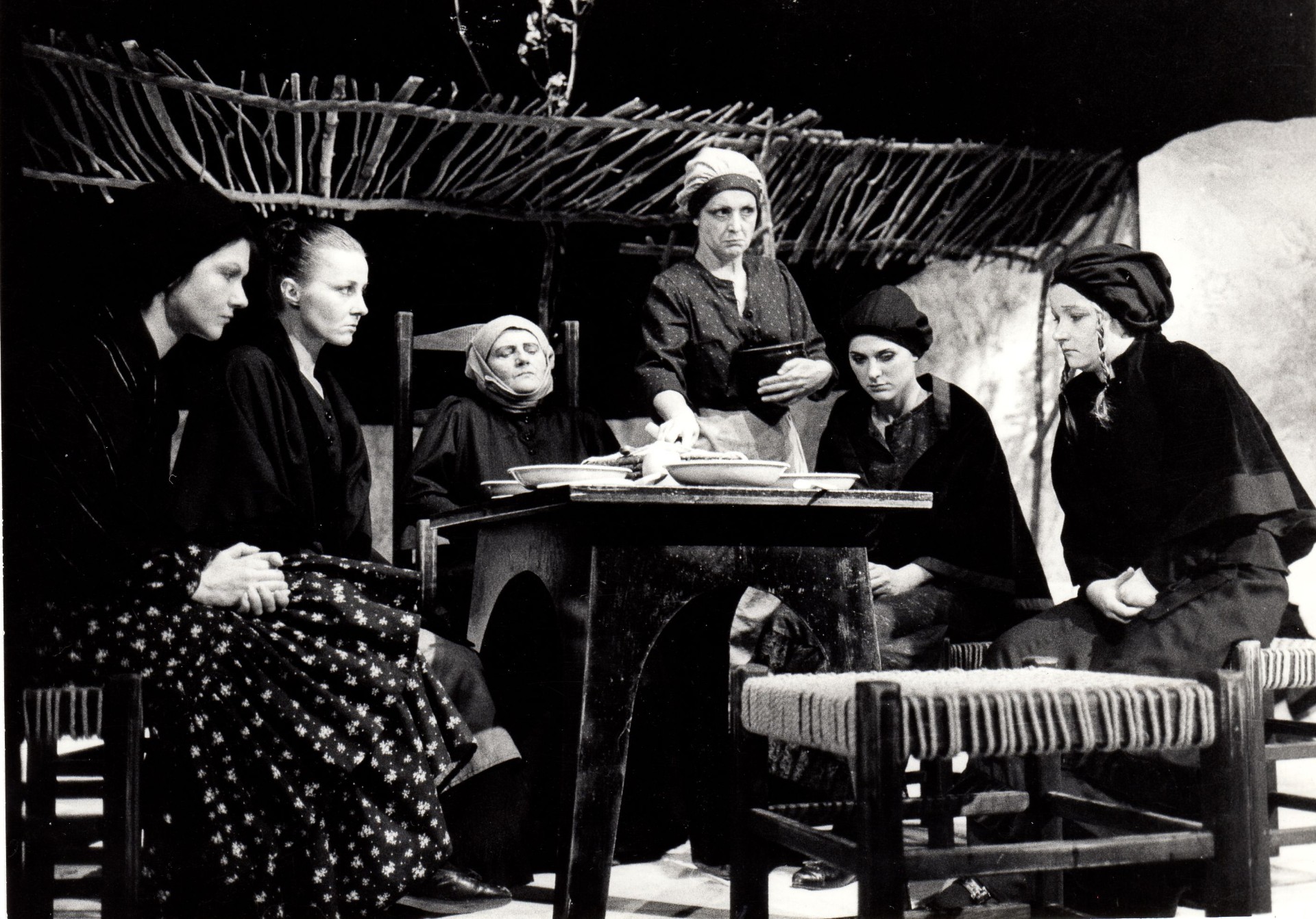 Federico García Lorca: Dům doni Bernardy. Hana Součková, Miroslava Kolářová, Milada Kuncová, Hana Houbová, Ivana Nováčková a Zora Kratochvílová