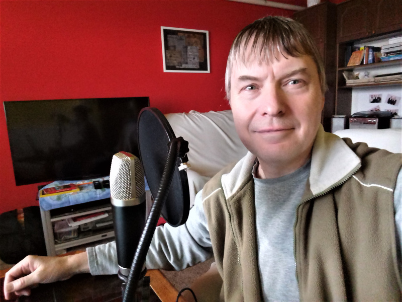 Pavel Hromádka se věnuje načítání audioknih i o prázdninách